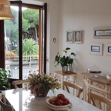 Brezza Marina Bed & Breakfast Marina Di Carrara Dış mekan fotoğraf