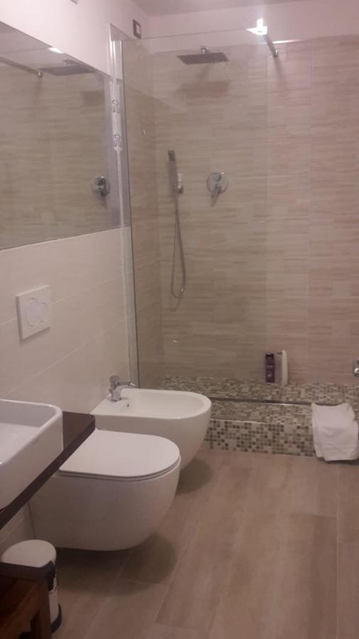 Brezza Marina Bed & Breakfast Marina Di Carrara Dış mekan fotoğraf