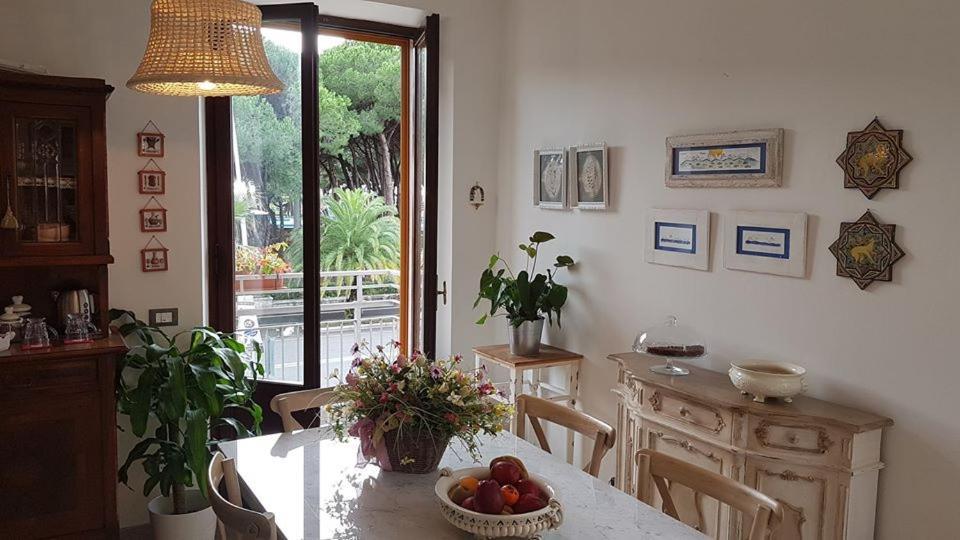 Brezza Marina Bed & Breakfast Marina Di Carrara Dış mekan fotoğraf